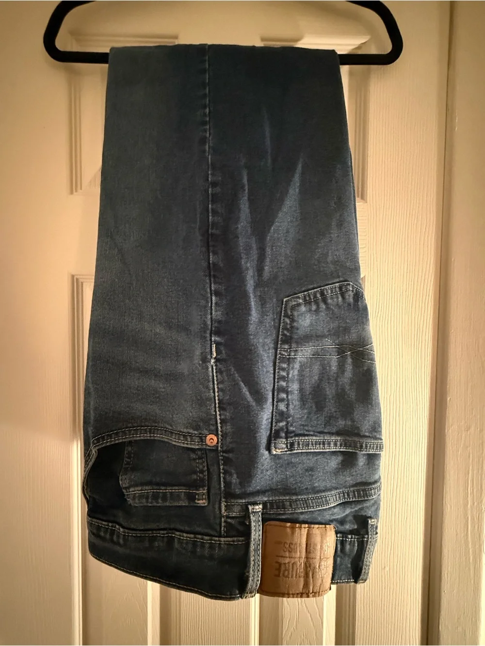 Levi's Signature Relaxed Dark Blue Denim Jeans with Tan Stitching